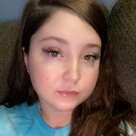 Meet your Posher, Lacey - Picture 1 of 1